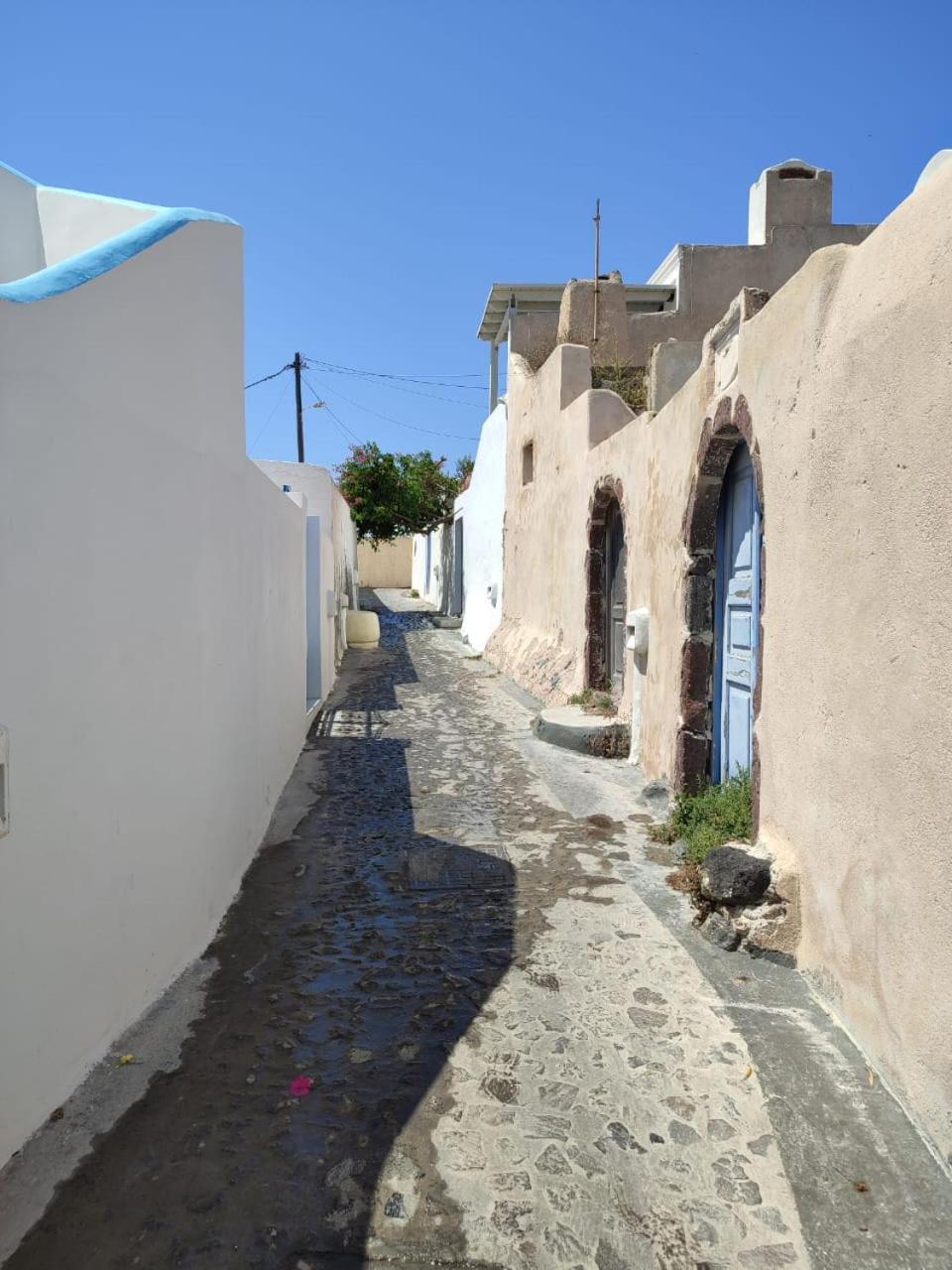 Fira Comfort Rooms Exterior foto