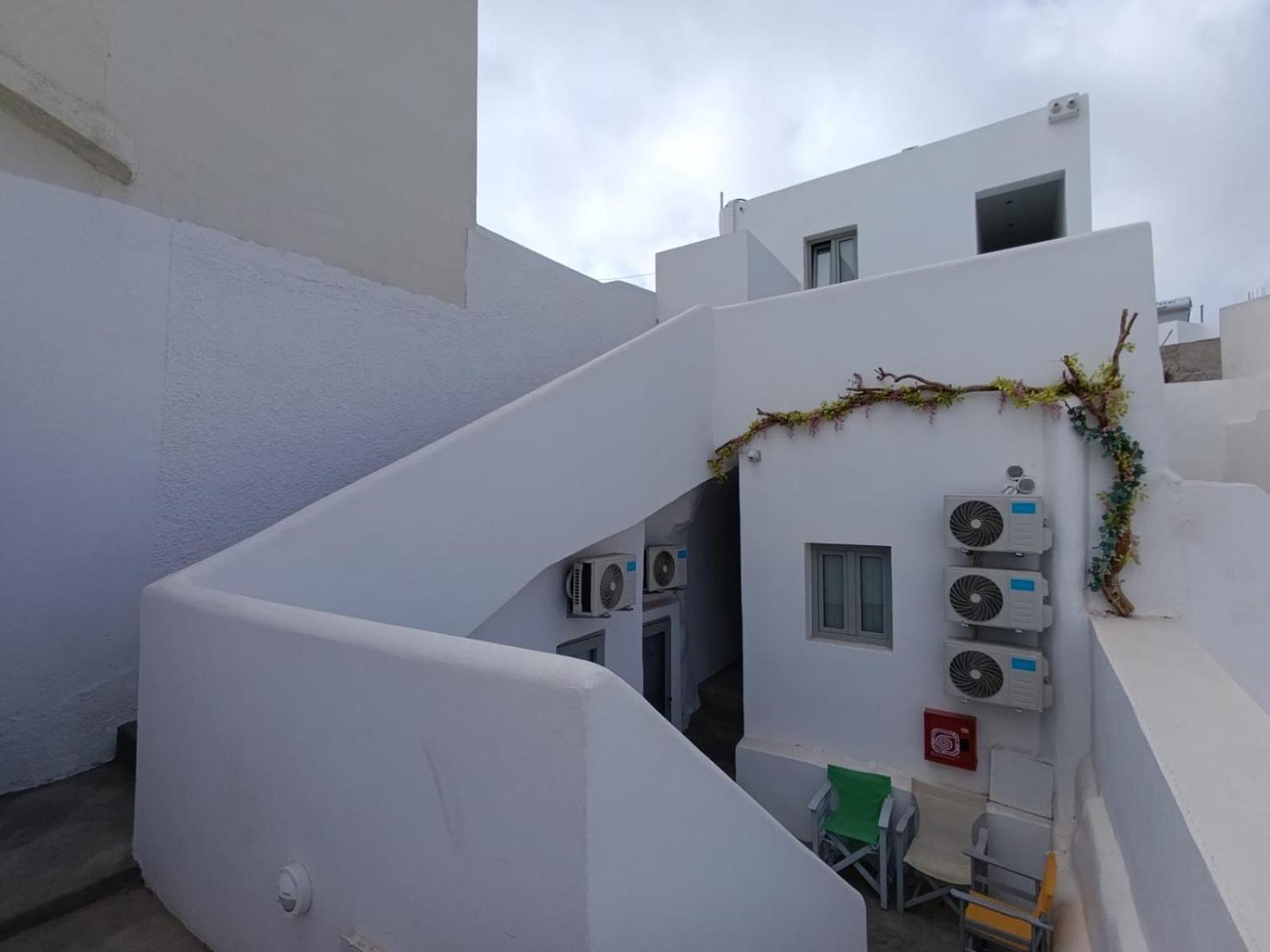 Fira Comfort Rooms Exterior foto