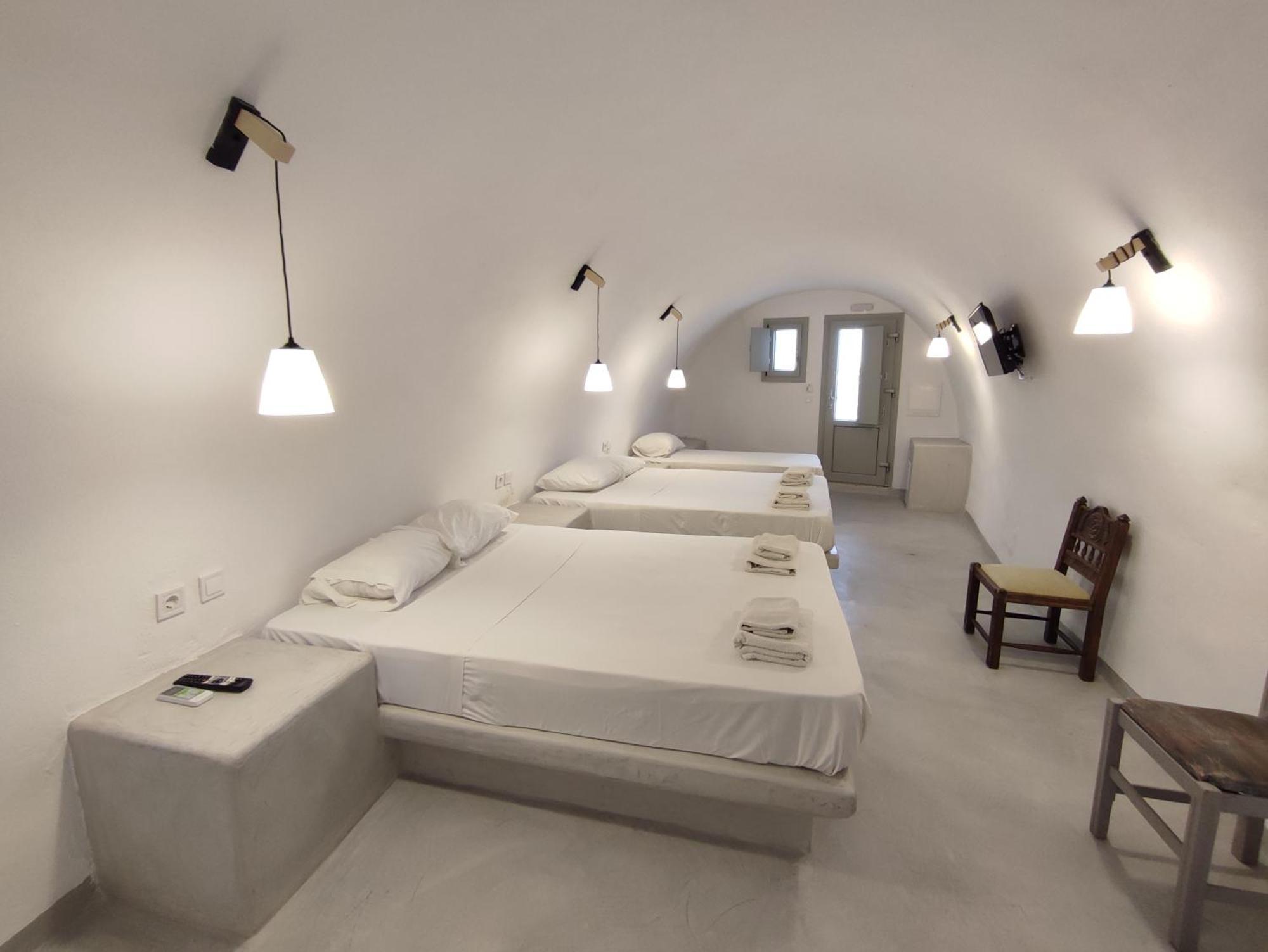 Fira Comfort Rooms Exterior foto