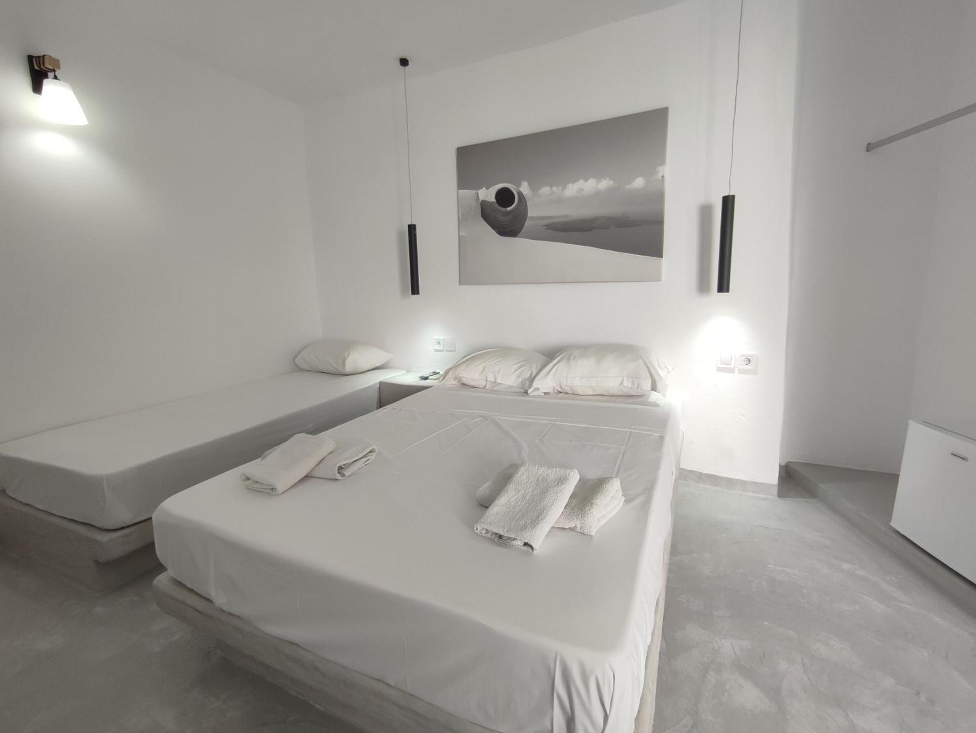 Fira Comfort Rooms Exterior foto